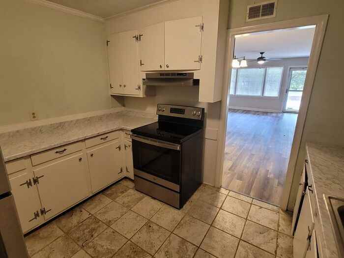 7032 Patterson Rd - Photo 6 of 17