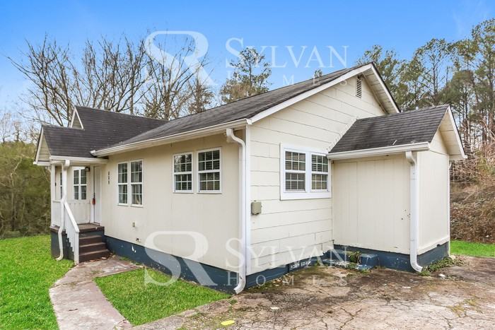 889 S Hairston Rd - Photo 3 of 15