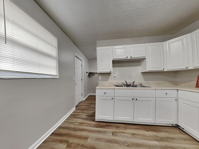 2318 Burpee Dr W - Photo 7 of 18