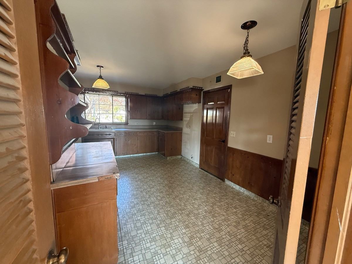 3601 Nw 62nd St #1 - Photo 6 of 31