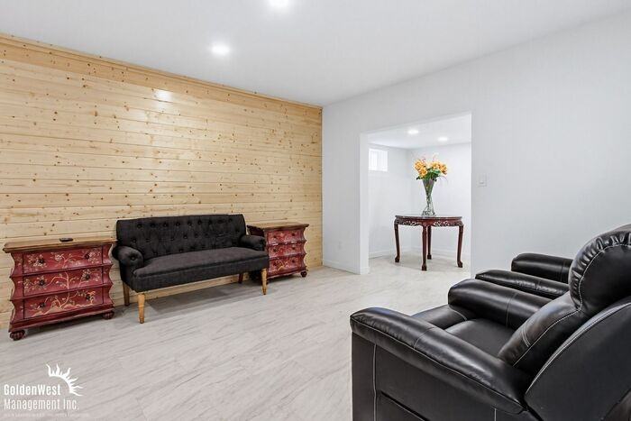 1864 Lake Dr - Photo 2 of 20