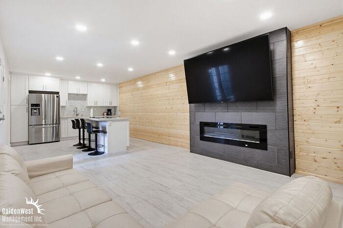 1864 Lake Dr - Photo 4 of 20