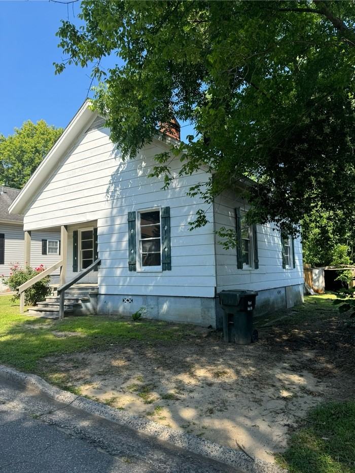 323 Hasty St - Photo 2 of 9