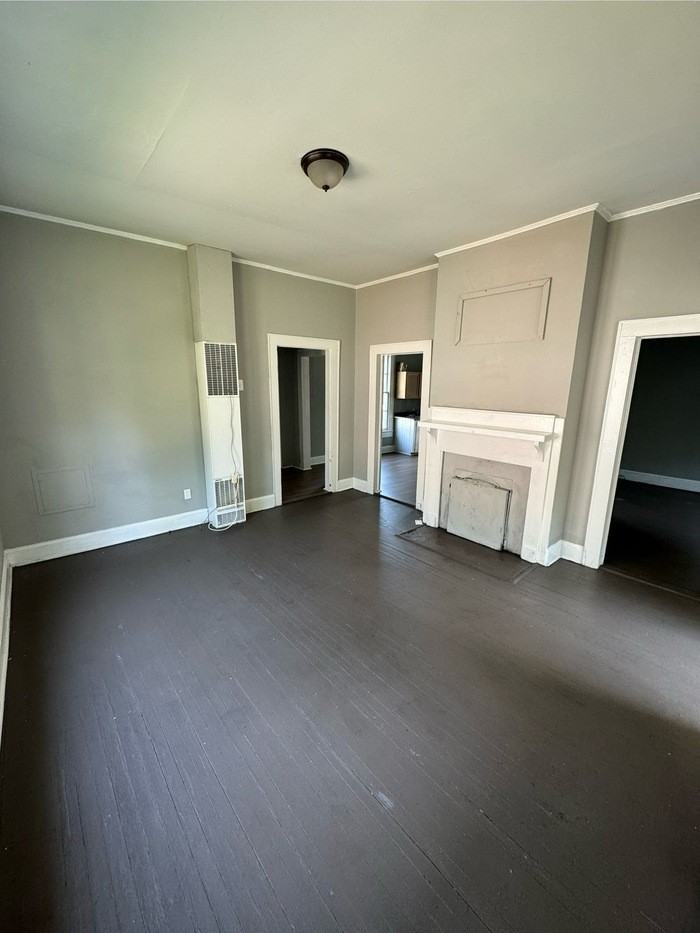 323 Hasty St - Photo 4 of 9