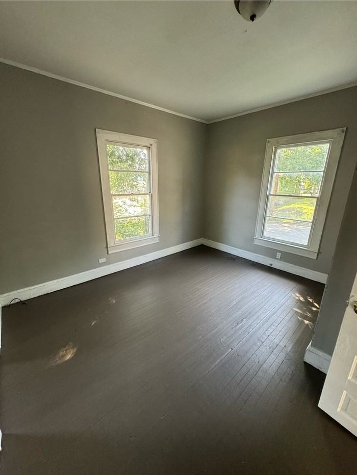 323 Hasty St - Photo 6 of 9