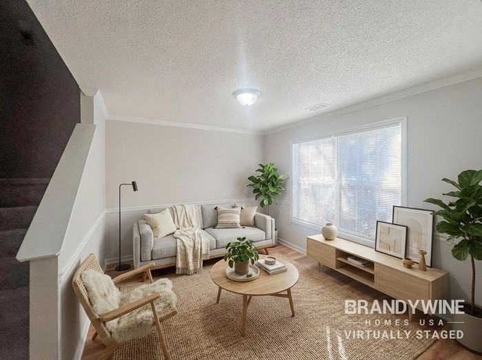 7170 Ravenwood Ln - Photo 3 of 31