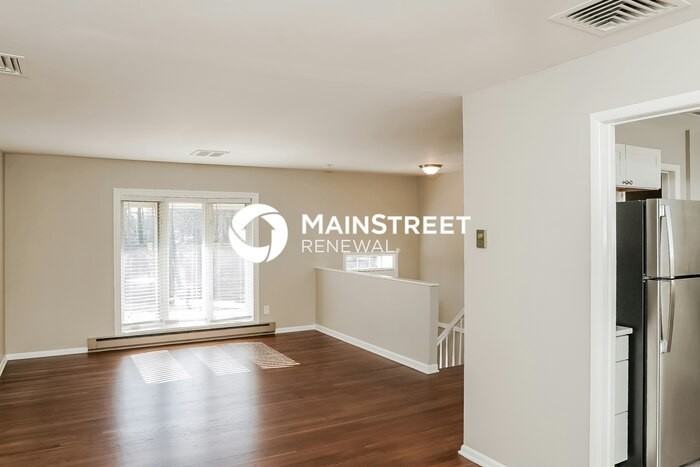 4010 Sedgewood Ln - Photo 4 of 16