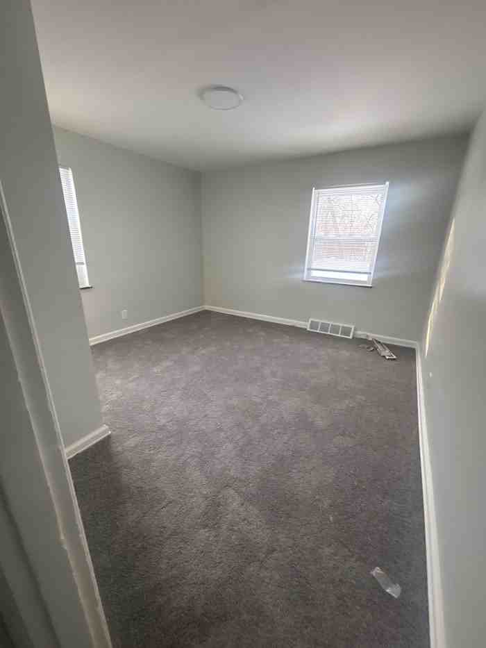 3249 Brater Ave - Photo 5 of 11