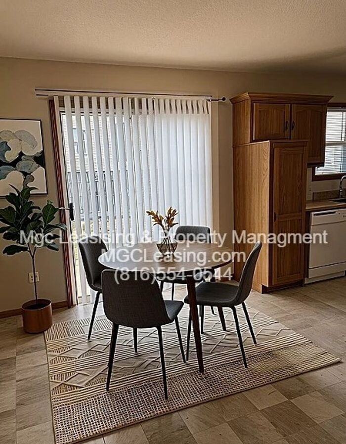 1641 Sw Highland Dr - Photo 4 of 19