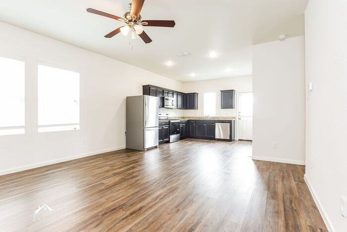 6042 Mojave Dr - Photo 5 of 18