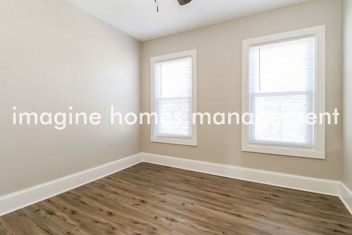 118 E 10th St - Photo 7 of 18