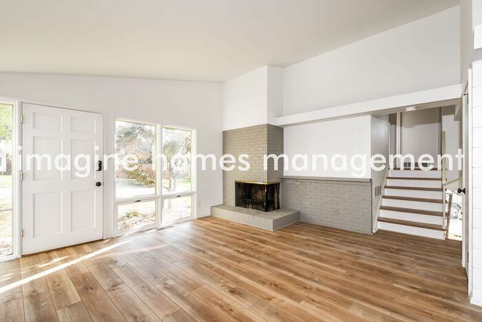 9919 Foxglove Dr - Photo 3 of 18