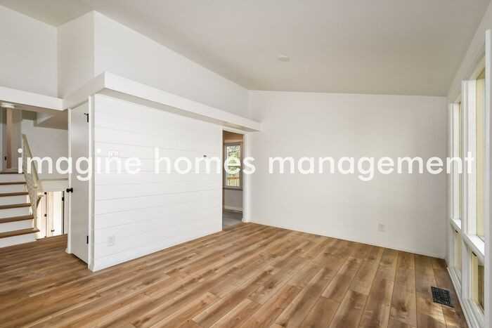 9919 Foxglove Dr - Photo 4 of 18