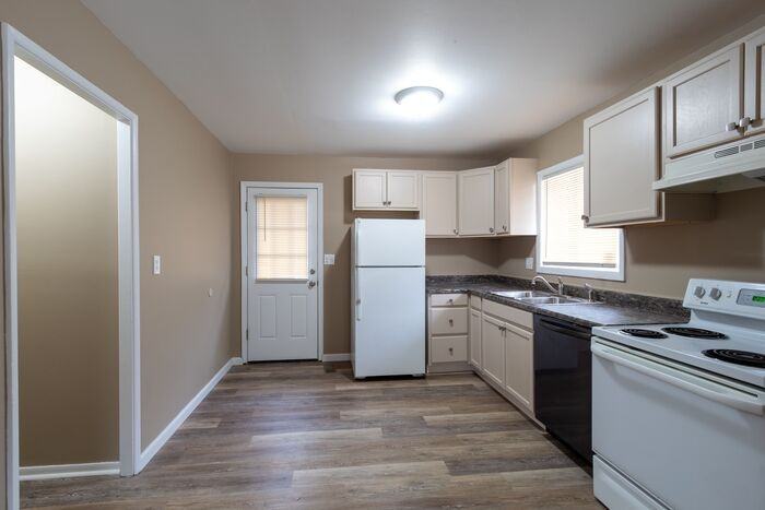 3310 N Fuller Dr - Photo 4 of 9