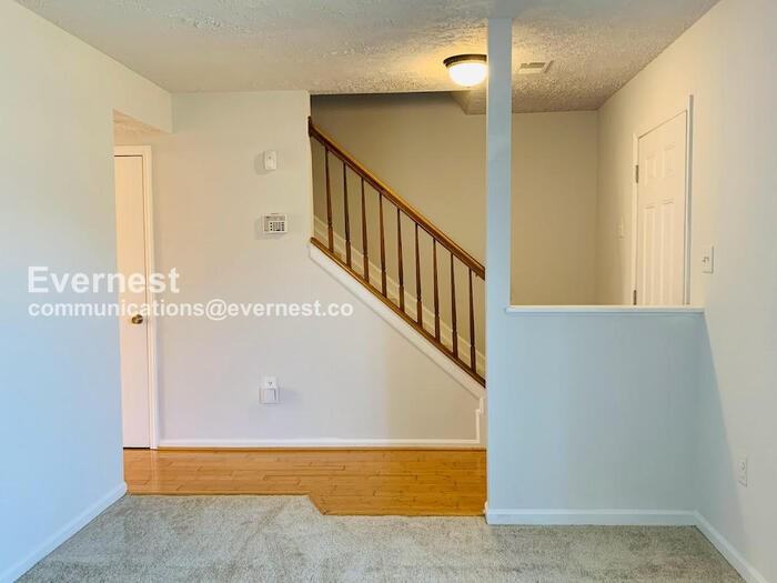 8627 Reinecke Ct - Photo 7 of 22