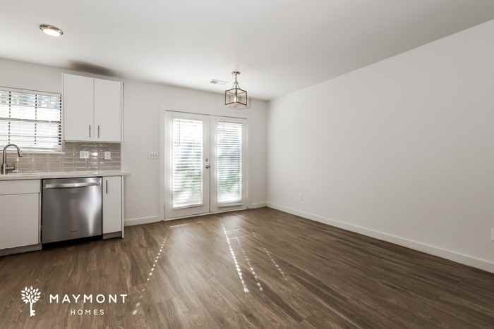 10414 Candlelight Rd - Photo 4 of 11