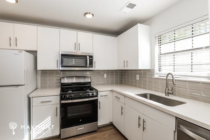 10414 Candlelight Rd - Photo 5 of 11