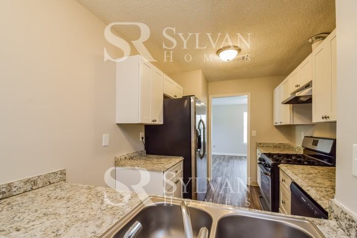 5543 Pine Gate Dr - Photo 7 of 16