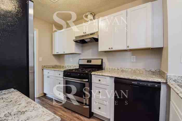 5543 Pine Gate Dr - Photo 7 of 15