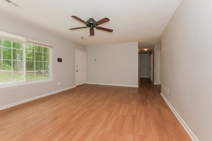 109 Neal Ave - Photo 2 of 15