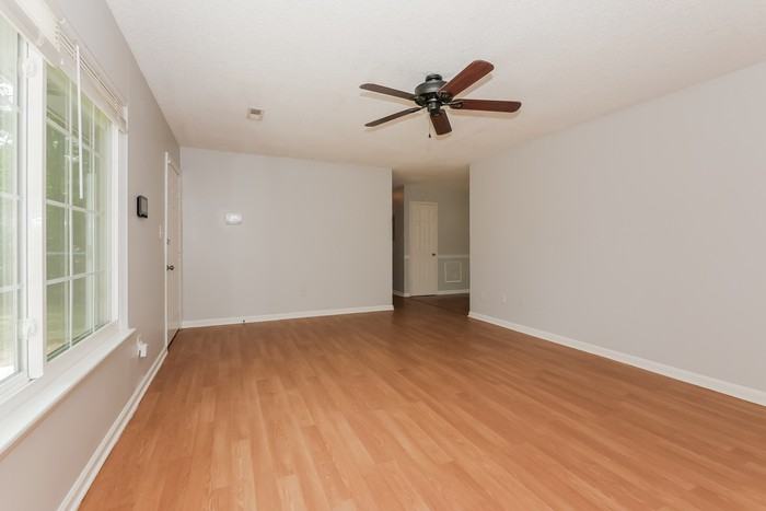 109 Neal Ave - Photo 5 of 15