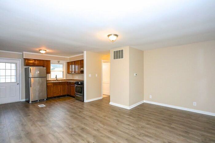 8218 E 50th St - Photo 2 of 11