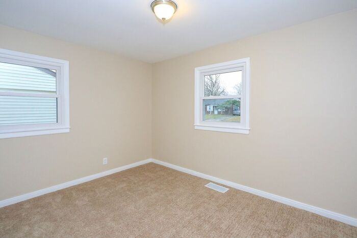 8218 E 50th St - Photo 7 of 11