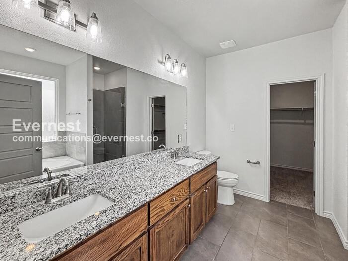 702 Freedom Cir - Photo 7 of 25