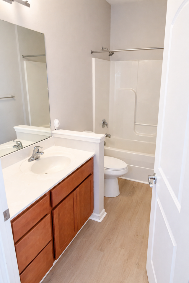 6421 Brookfield Court Dr #105 - Photo 4 of 8