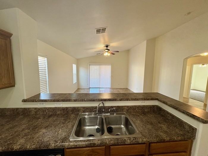 7142 W Beverly Rd - Photo 5 of 27