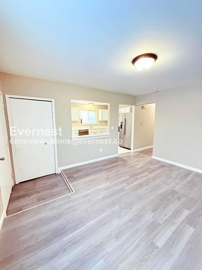 23569 Stewart Ave - Photo 5 of 26