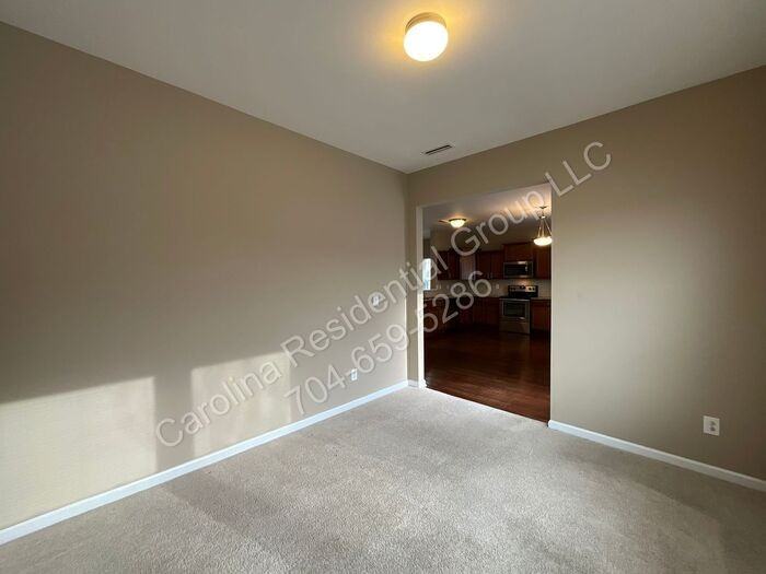 3830 Broadview Ln - Photo 7 of 21