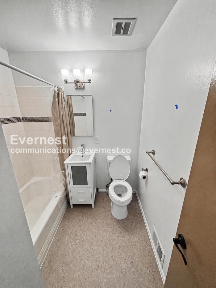 6822 Moore St - Photo 5 of 26