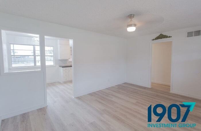 730 Barbour Ave - Photo 5 of 25