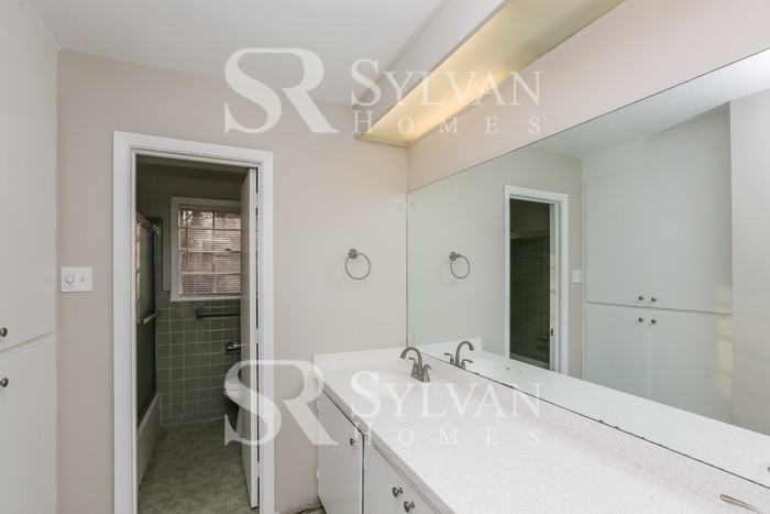 5819 Kings Pl - Photo 7 of 16