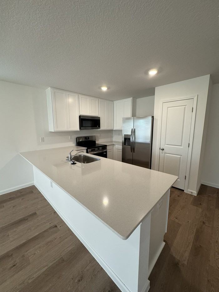 3942 Lombard St - Photo 7 of 37