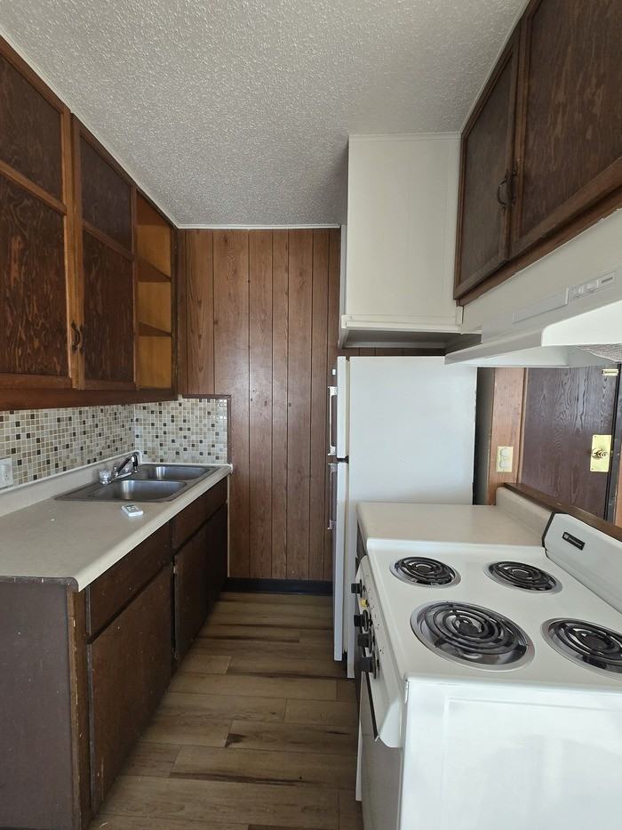 828 Lowell St #5 - Photo 7 of 15