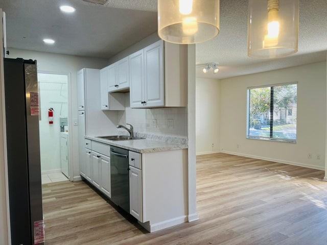 11877 Sturbridge Lane - Photo 7 of 9