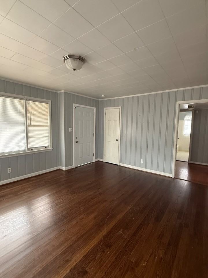 1300 Woodland Dr - Photo 5 of 20