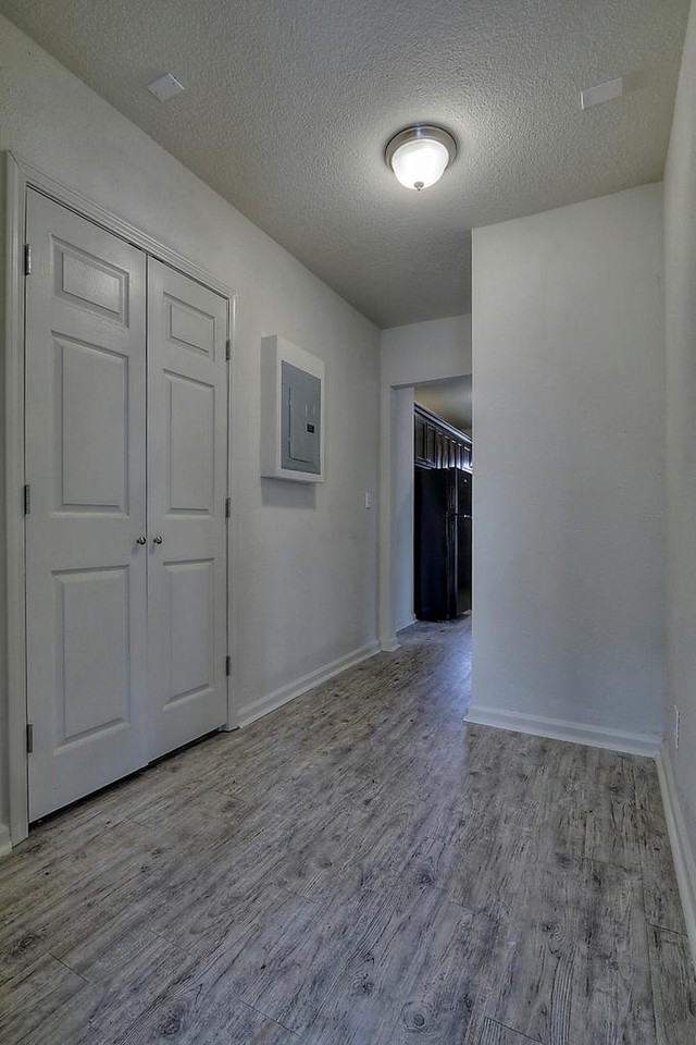 2912 Lockridge Avenue, - Photo 4 of 10