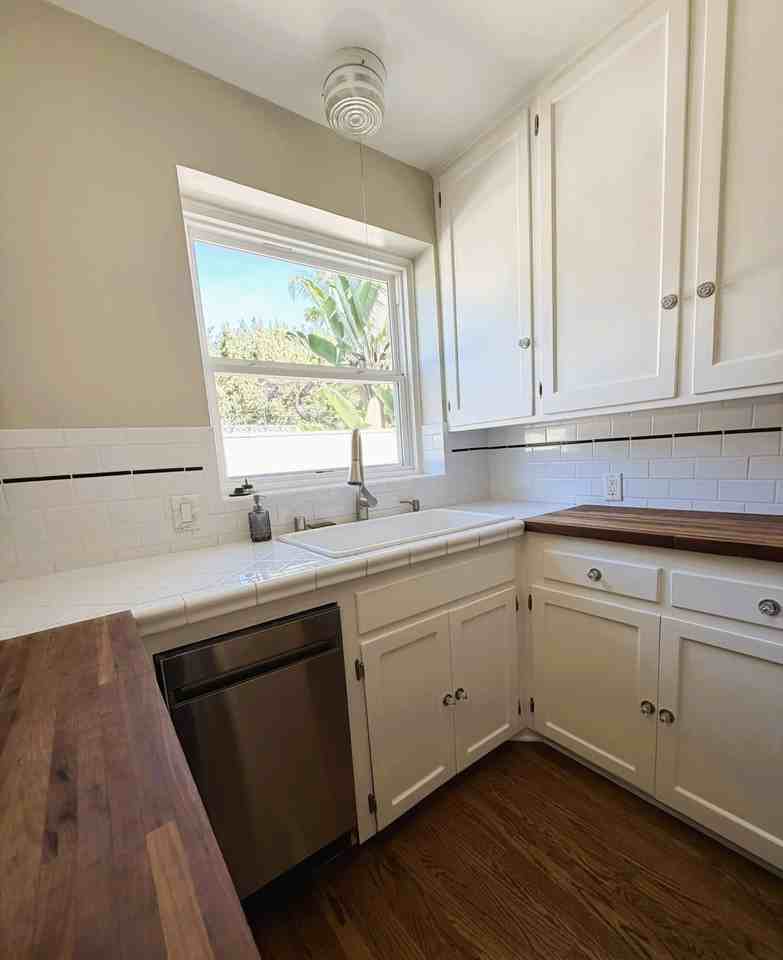 1803 N Flower St #NA - Photo 7 of 24