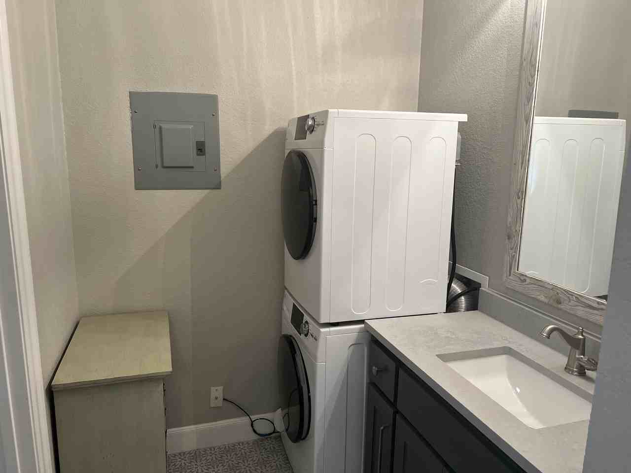 850 Bluffview Dr - Photo 4 of 11