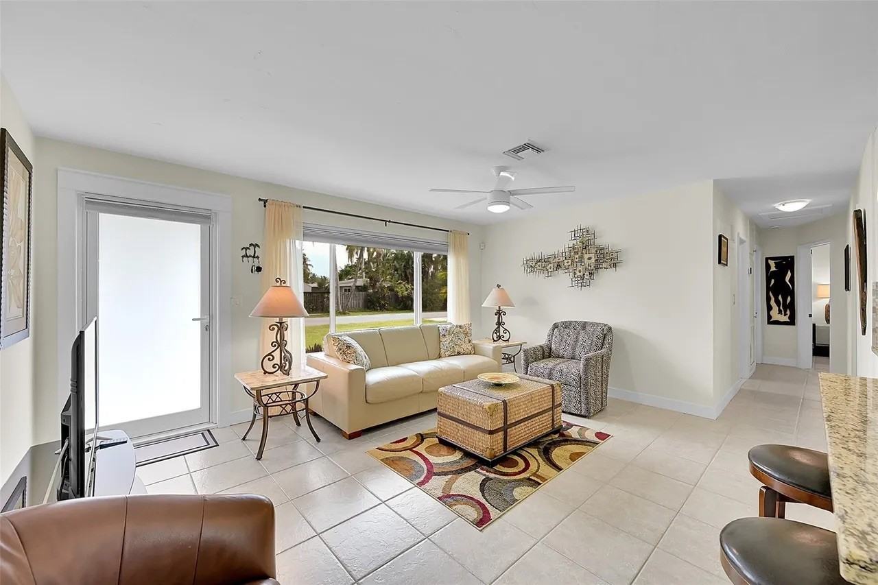 232 Sw 13th St #NA - Photo 6 of 24