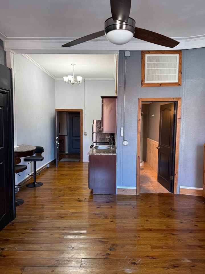 18 6th St - Photo 3 of 6