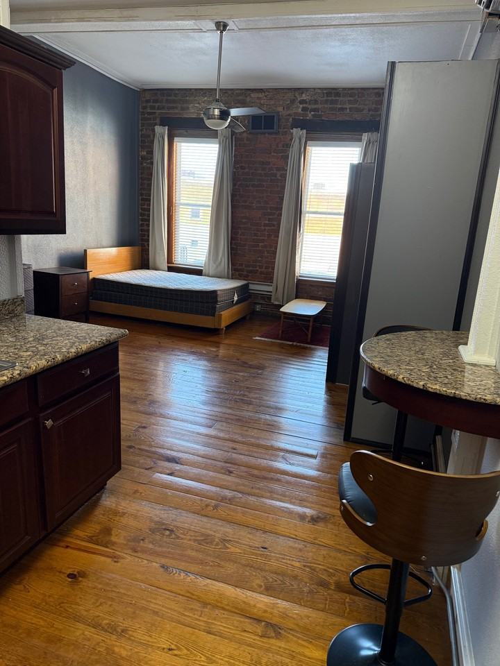 18 6th St - Photo 5 of 6