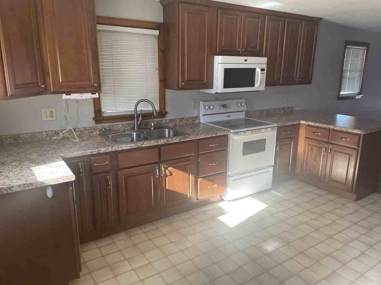 207 Frank Ave Nw #NA - Photo 4 of 17