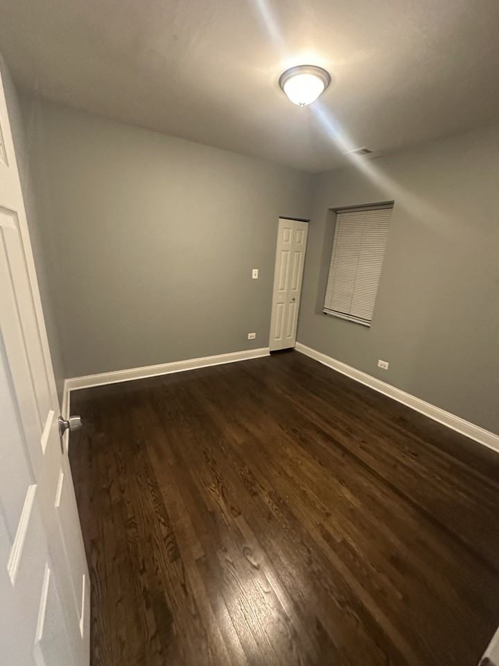 8053 S Champlain Ave #1 - Photo 3 of 8