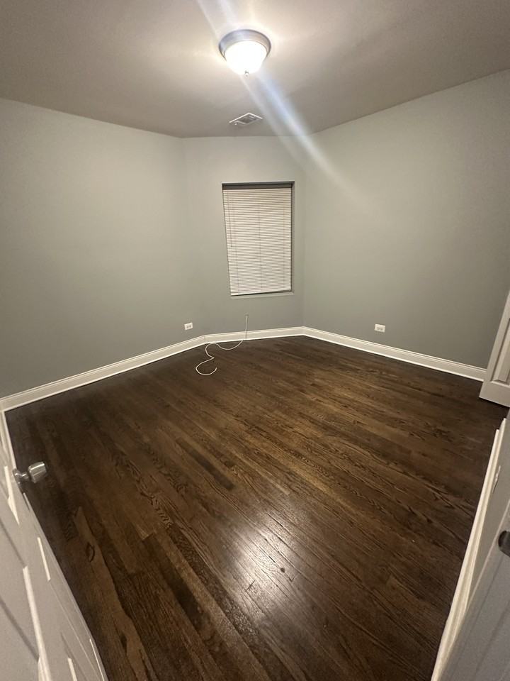 8053 S Champlain Ave #1 - Photo 6 of 8