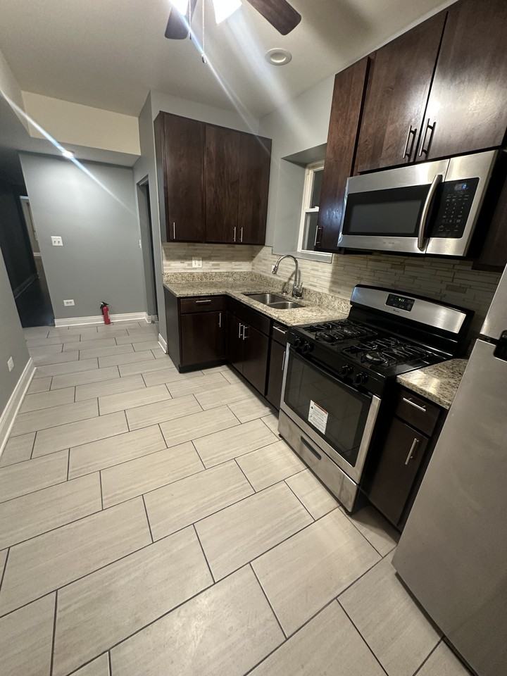 8053 S Champlain Ave #1 - Photo 7 of 8