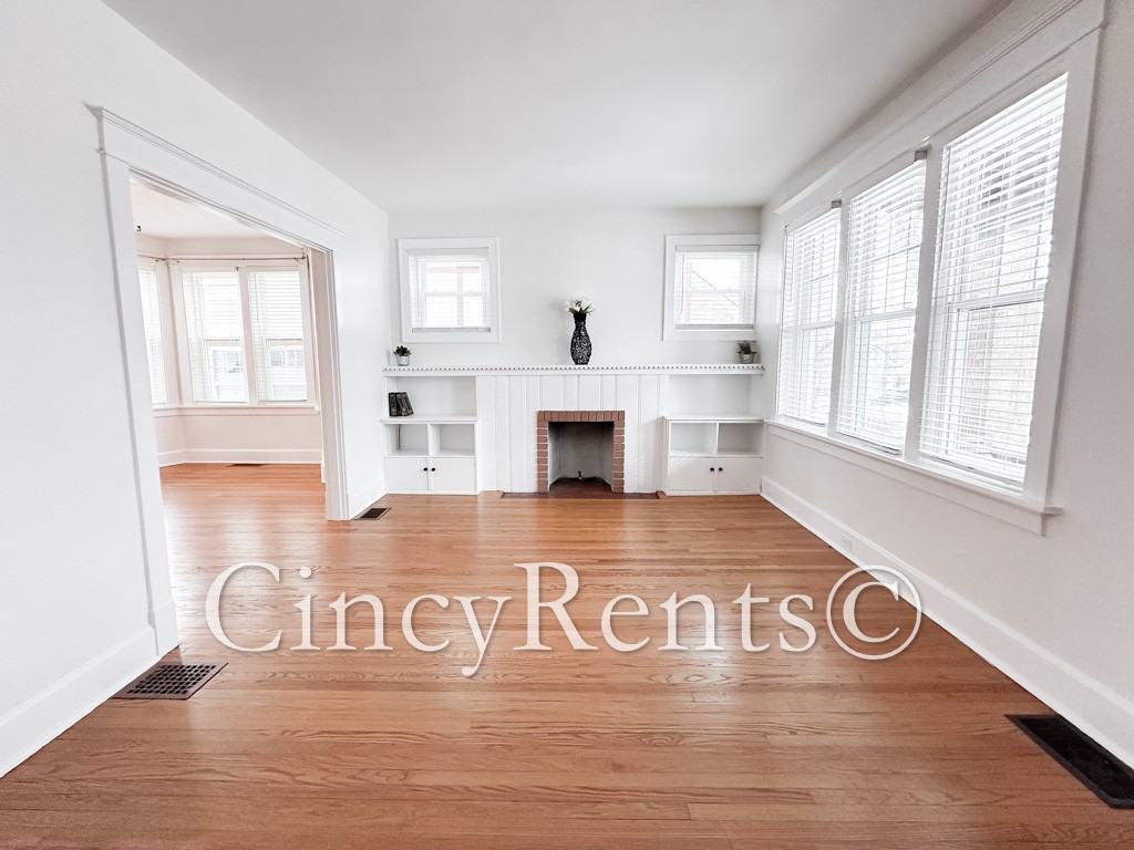 3623 Amberson Ave #1 - Photo 6 of 32